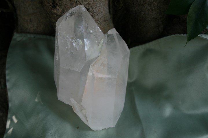 Arkansas Quartz Twin(Clear)Abundance, clearing, cleansing, healing, memory enhancement 2639